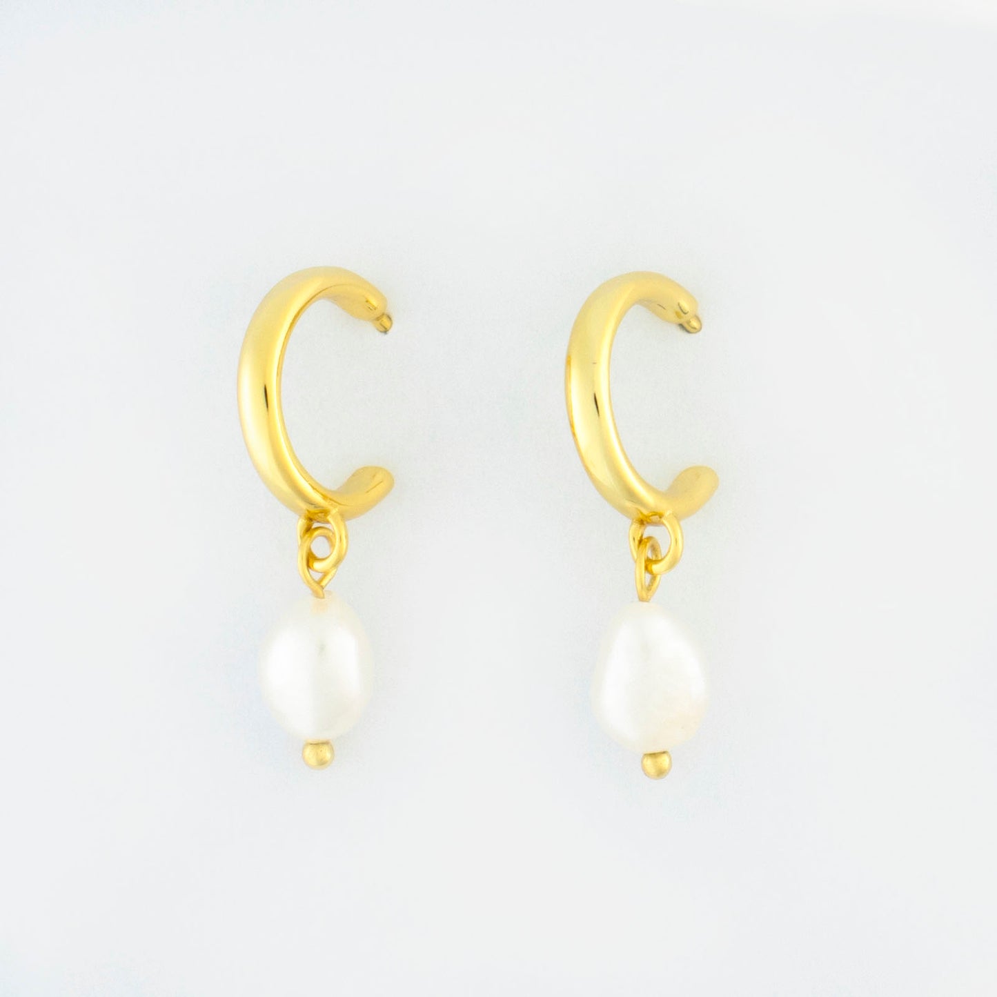 Andrina, the pearl drop earring
