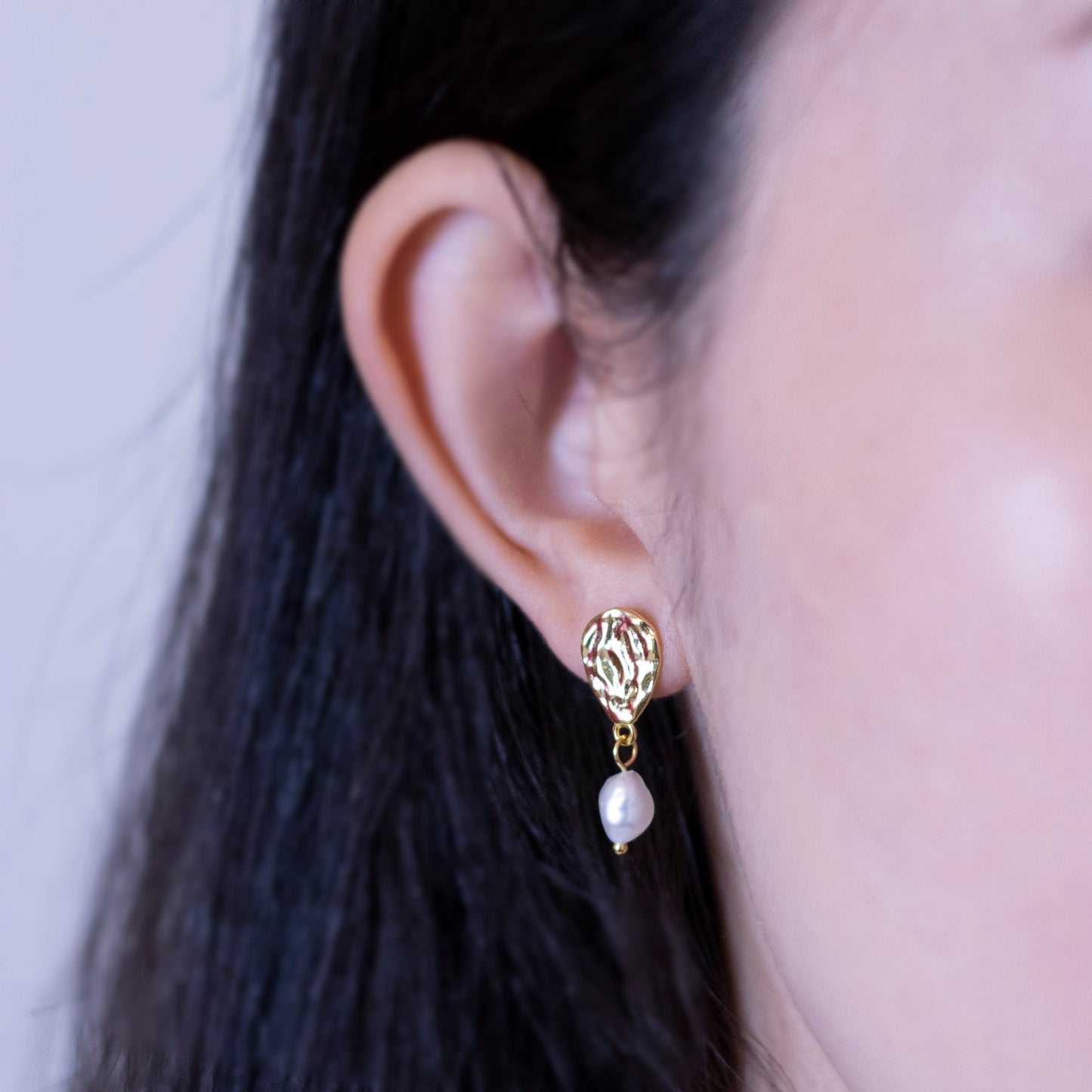 Arista, Hammer Pattern Pearl Stud Drop Earrings